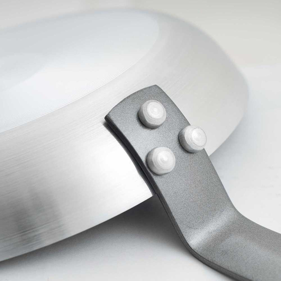 Bratpfanne, Teflon®-beschichtet, 240x40 mm (ØxH) 1 Bratpfanne, Teflon®-beschichtet, 240x40 mm (ØxH)