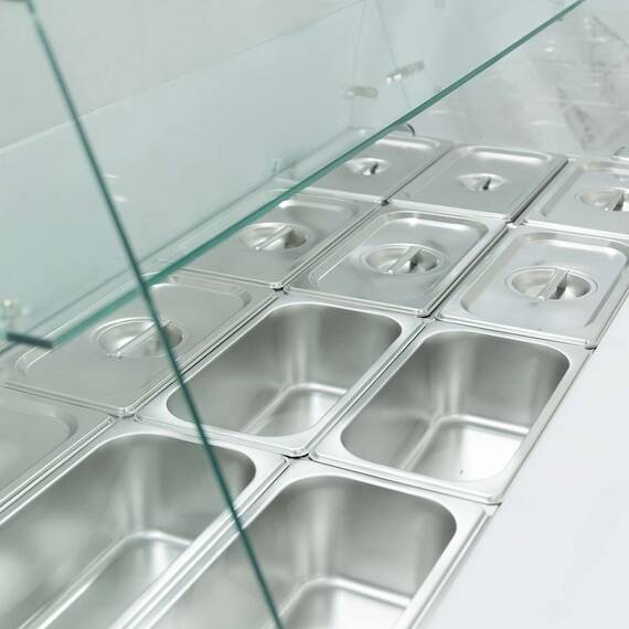 Vaiotec Saladette / 3-fach mit eckigem Glasaufsatz, 1365 x 700 mm 3 Vaiotec Saladette / 3-fach mit eckigem Glasaufsatz, 1365 x 700 mm