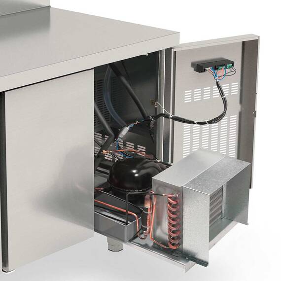 Vaiotec Topline Kühltisch / 4-fach GN1/1 mit 4 Türen, 2245 x 700 mm 1 Vaiotec Topline Kühltisch / 4-fach GN1/1 mit 4 Türen, 2245 x 700 mm