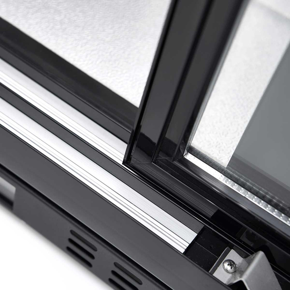 Vaiotec Barkühlschrank schwarz / 3 Glasschiebetüren, Höhe 840 mm, 1350 x 520 mm 2 Vaiotec Barkühlschrank schwarz / 3 Glasschiebetüren, Höhe 840 mm, 1350 x 520 mm
