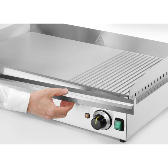 Hendi Grillplatte 1/3 gerillt, Kitchen Line, 220-240V/3500W, 697x474x(H)241mm 4 Hendi Grillplatte 1/3 gerillt, Kitchen Line, 220-240V/3500W, 697x474x(H)241mm