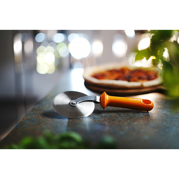 Hendi Pizzaschneider Pizzer heavy-duty, designed by Robert Bronwasser, Orange, ⌀97x240mm 1 Hendi Pizzaschneider Pizzer heavy-duty, designed by Robert Bronwasser, Orange, ⌀97x240mm