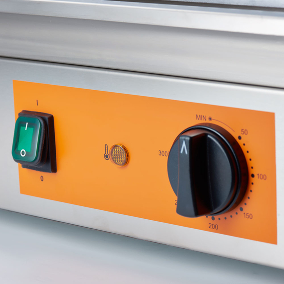 Griddleplatte CATERINA, 720x460x240 mm, 2/3 glatt und 1/3 gerillt, 3,5 kW 230 V 3 Griddleplatte CATERINA, 720x460x240 mm, 2/3 glatt und 1/3 gerillt, 3,5 kW 230 V