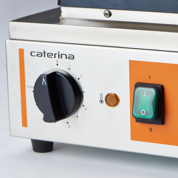Waffeleisen CATERINA, antihaftbeschichtete Platte, 320x380x240 mm, 1,5 kW 230 V 4 Waffeleisen CATERINA, antihaftbeschichtete Platte, 320x380x240 mm, 1,5 kW 230 V