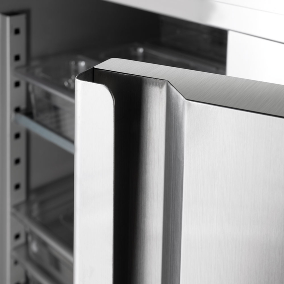 Starline Doppeltür-Kühlschrank, Edelstahl, GN 2/1, 1480x830x2010 mm (BxTxH) 6 Starline Doppeltür-Kühlschrank, Edelstahl, GN 2/1, 1480x830x2010 mm (BxTxH)