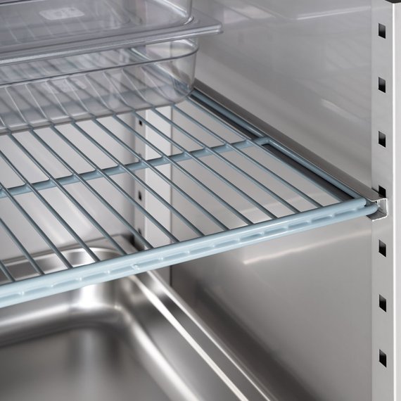 Starline Doppeltür-Kühlschrank, Edelstahl, GN 2/1, 1480x830x2010 mm (BxTxH) 3 Starline Doppeltür-Kühlschrank, Edelstahl, GN 2/1, 1480x830x2010 mm (BxTxH)