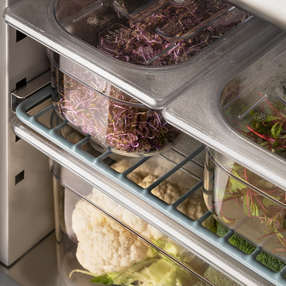 Starline Saladette mit Glasaufsatz, 2-türig, GN 1/1, Aufnahme 10x GN1/4, 900x705x1300 mm (BxTxH), ohne Aufkantung 4 Starline Saladette mit Glasaufsatz, 2-türig, GN 1/1, Aufnahme 10x GN1/4, 900x705x1300 mm (BxTxH), ohne Aufkantung
