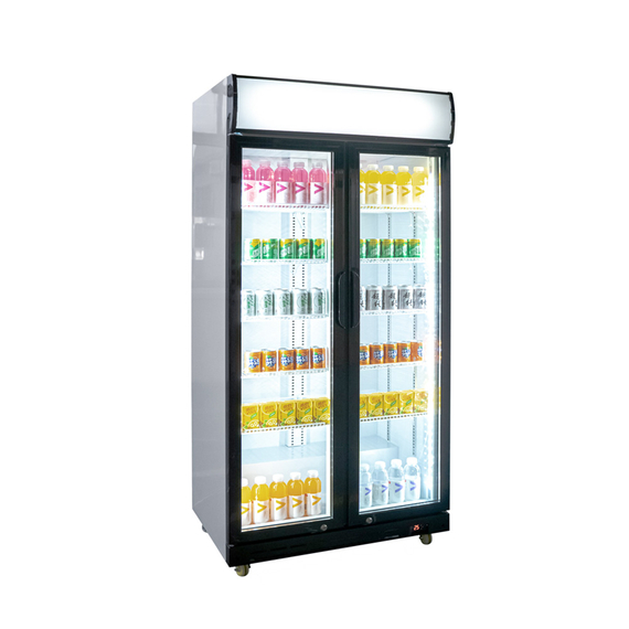 Glastür-Kühlschrank mit Werbedisplay, zwei Flügeltüren, 870x605x1996 (BxTxH) 1 Glastür-Kühlschrank mit Werbedisplay, zwei Flügeltüren, 870x605x1996 (BxTxH)
