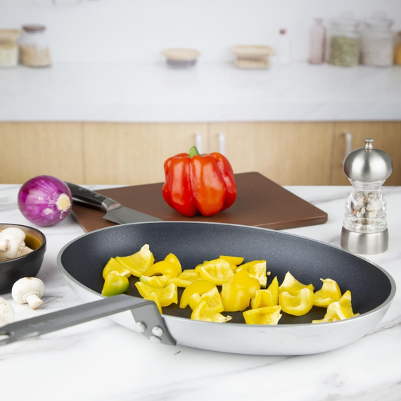 Vogue Aluminium Antihaft-Teflon-Platinum-Plus Oval-Bratpfanne 36cm 4 Vogue Aluminium Antihaft-Teflon-Platinum-Plus Oval-Bratpfanne 36cm