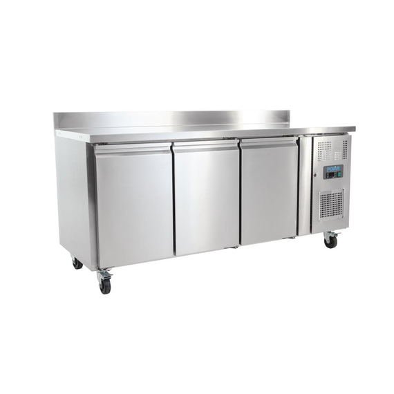 Polar U-Serie Arbeitsplattenkühlschrank mit drei Türen und Aufkantung 417Ltr Polar U-Serie Arbeitsplattenkühlschrank mit drei Türen und Aufkantung 417Ltr