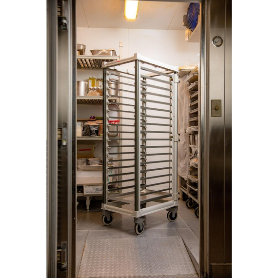 Cambro Ultimate Bäckereiwagen in voller Höhe, 600 x 400 mm 1 Cambro Ultimate Bäckereiwagen in voller Höhe, 600 x 400 mm