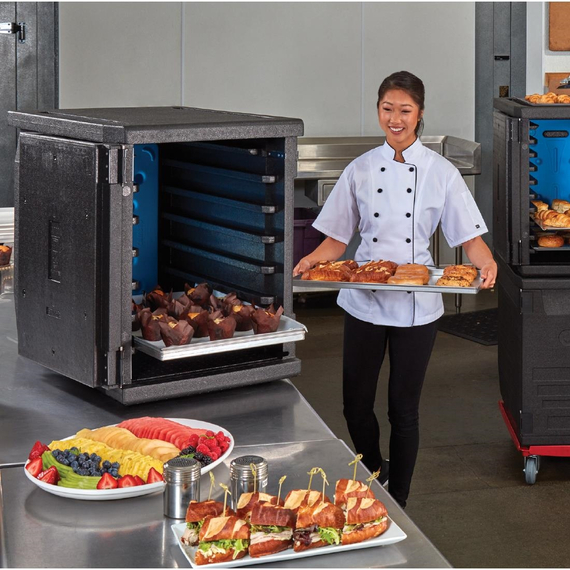 Cambro isolierter Frontlader Lebensmitteltransportbehälter 126L mit 6 Schienen Cambro isolierter Frontlader Lebensmitteltransportbehälter 126L mit 6 Schienen