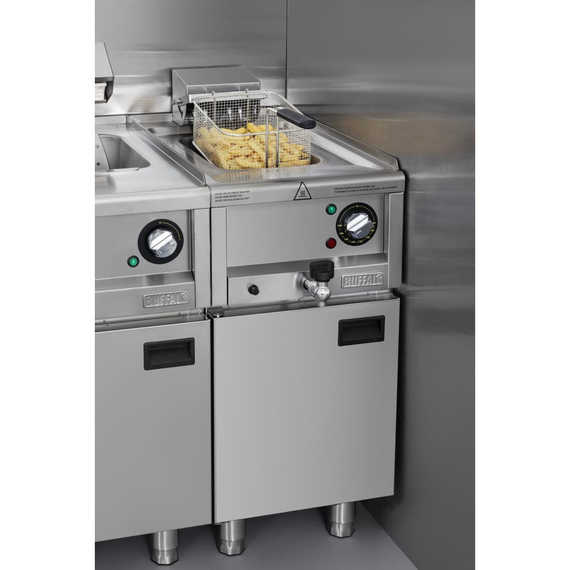 Buffalo 600 Series Einzeltank-Elektrofritteuse 8Ltr 7 Buffalo 600 Series Einzeltank-Elektrofritteuse 8Ltr