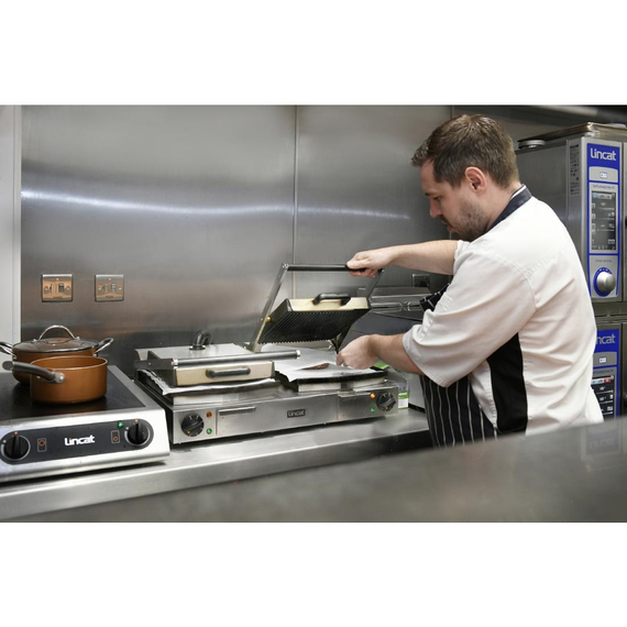Lincat Lynx 400 Elektrischer Doppelkontaktgrill LCG2 6 Lincat Lynx 400 Elektrischer Doppelkontaktgrill LCG2