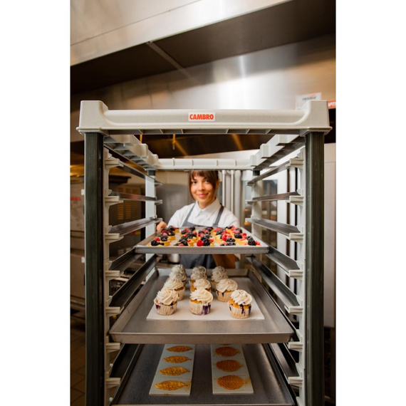 Cambro Ultimate Bäckereiwagen in voller Höhe, 600 x 400 mm 2 Cambro Ultimate Bäckereiwagen in voller Höhe, 600 x 400 mm