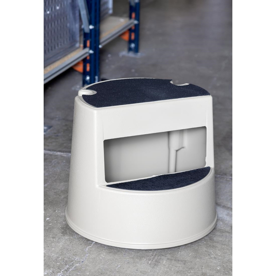 Rubbermaid Schwerlast-Tritthocker 5 Rubbermaid Schwerlast-Tritthocker